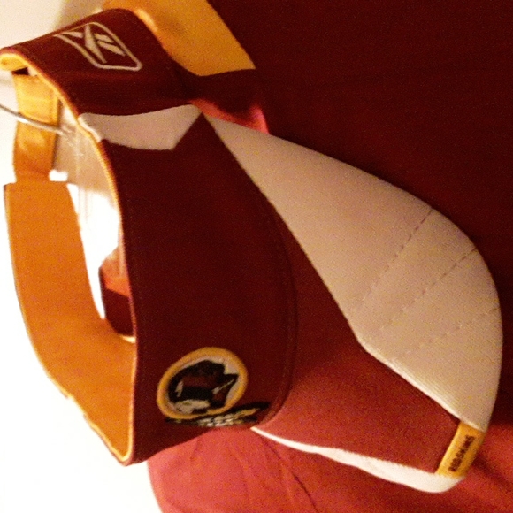 NFL Redskins Hat/Windbreaker combo - Picture 3 of 3